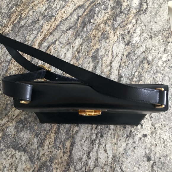 Authentic Salvatore Ferragamo Gancini Leather Bag, Black - Picture 3 of 14